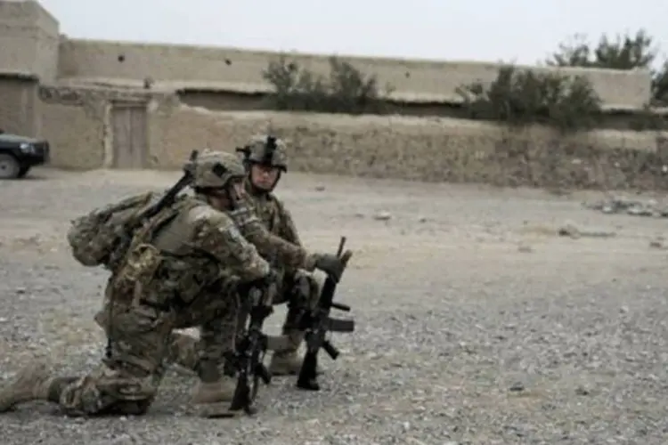 
	Soldados americanos da Otan em patrulha no distrito afeg&atilde;o de Khost: entre as v&iacute;timas, est&atilde;o tr&ecirc;s soldados da Otan
 (Jose Cabezas/AFP)