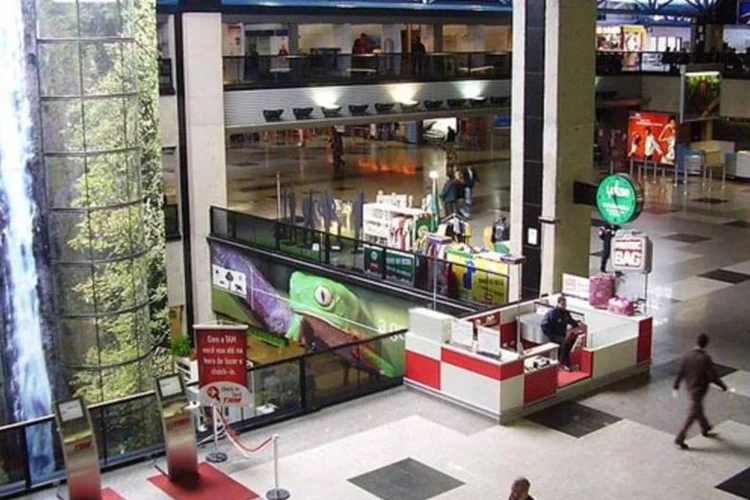 
	Obras no Aeroporto Afonso Pena devem ampliar sua &aacute;rea para 64,8 mil metros quadrados
 (Wikimedia Commons/Divulgação)