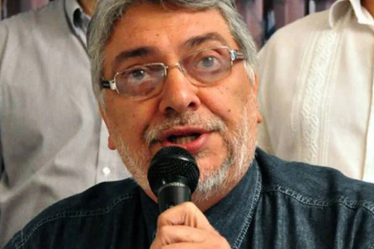 
	Fernando Lugo:&nbsp;em representa&ccedil;&atilde;o de Lugo, seu advogado, Marcos Fari&ntilde;a, recebeu os resultados do exame solicitado pela ju&iacute;za Graciela Ovelar, em Ciudad del Este, perto da fronteira com o Brasil.
 (©afp.com / Norberto Duarte)
