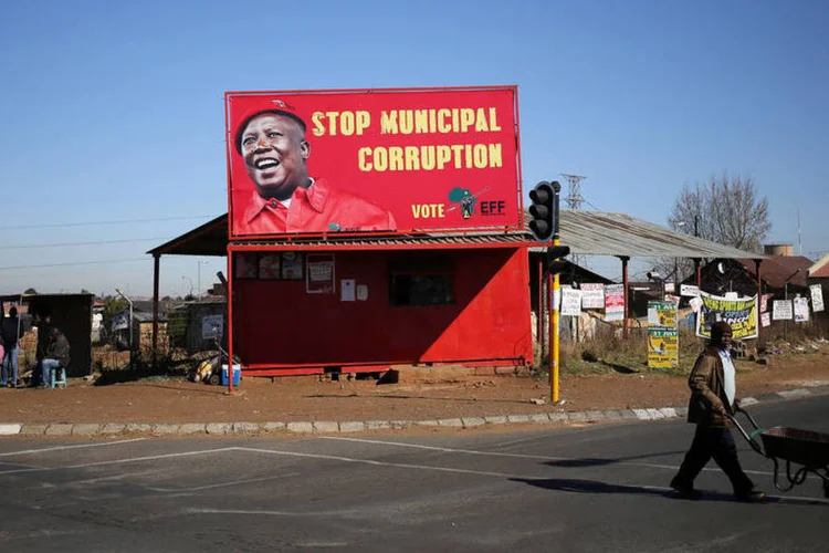 
	Elei&ccedil;&otilde;es: com 95% das urnas apuradas, a legenda perdeu para o principal partido de oposi&ccedil;&atilde;o na municipalidade de Nelson Mandela Bay
 (Siphiwe Sibeko / Reuters)