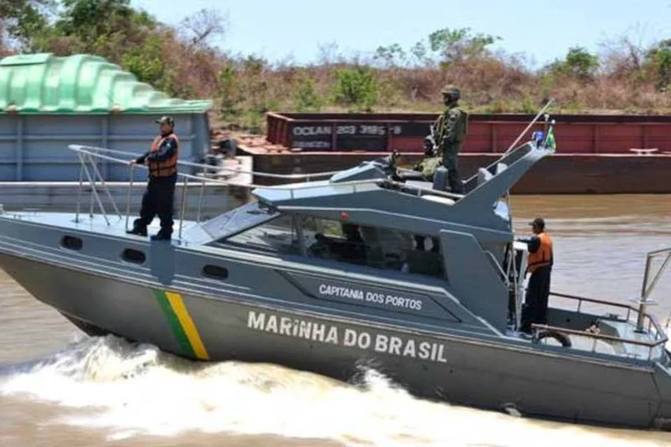 
	Opera&ccedil;&atilde;o &Aacute;gata 8: opera&ccedil;&atilde;o &Aacute;gata 8 inspecionou 122.428 ve&iacute;culos e 7.776 embarca&ccedil;&otilde;es
 (Divulgação/Felipe Barra/Marinha do Brasil/ABr)