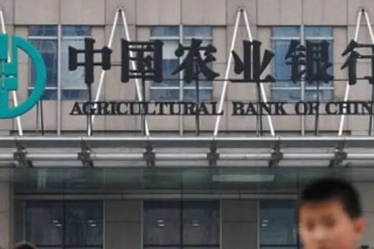 Em 2010, o IPO do Agricultural Bank of China em Xangai recebeu uma demanda de investidores institucionais 20 vezes maior que ofertado (FREDERIC J. BROWN/AFP)