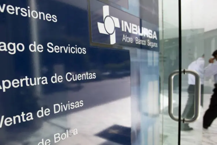 
	Ag&ecirc;ncia banc&aacute;ria do Grupo Financiero Inbursa: Bain Capital, AmerisourceBergen e o Grupo Financiero Inbursa est&atilde;o entre os que correram para fechar acordos de compra
 (Susana Gonzalez/Bloomberg)