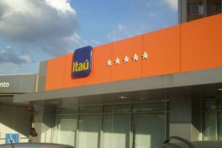 Agência do banco Itaú: inadimplência deve fechar o ano em patamar estável (Pedro Zambarda/EXAME.com)