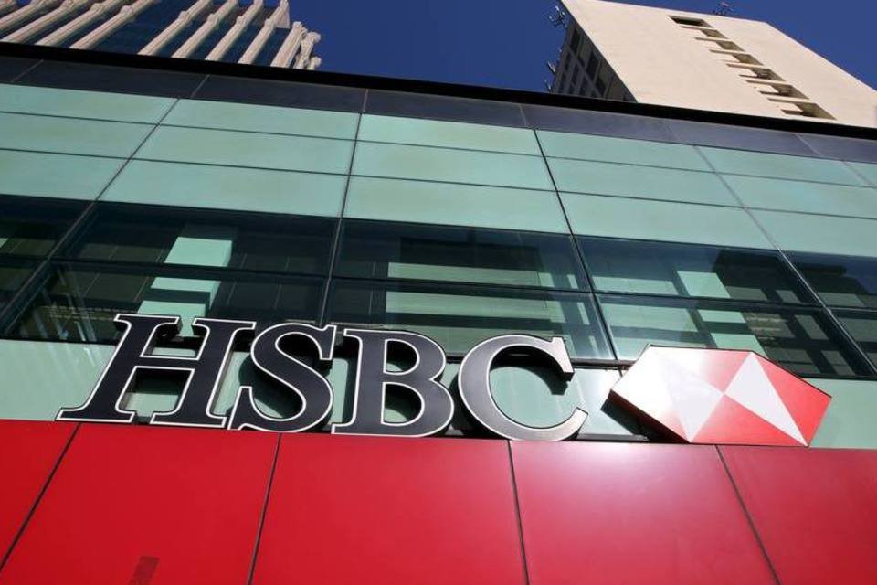 Sindicalistas protestam contra compra do HSBC pelo Bradesco