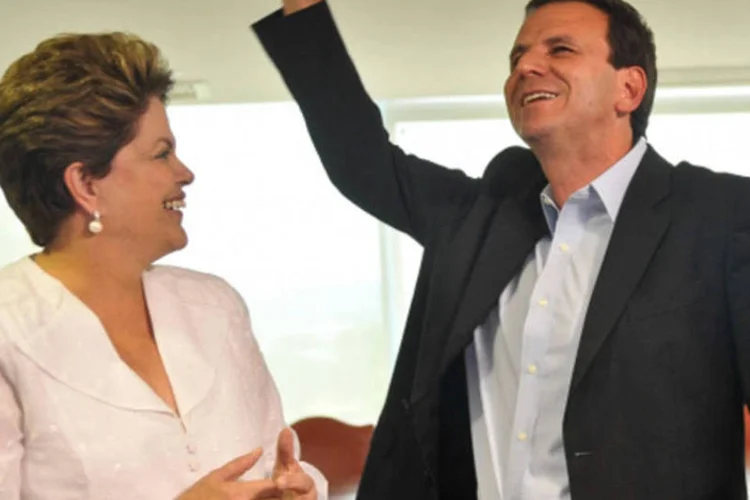 Presidente Dilma Rousseff com o prefeito do Rio, Eduardo Paes, durante encontro em outubro de 2012 (José Cruz/ABr)