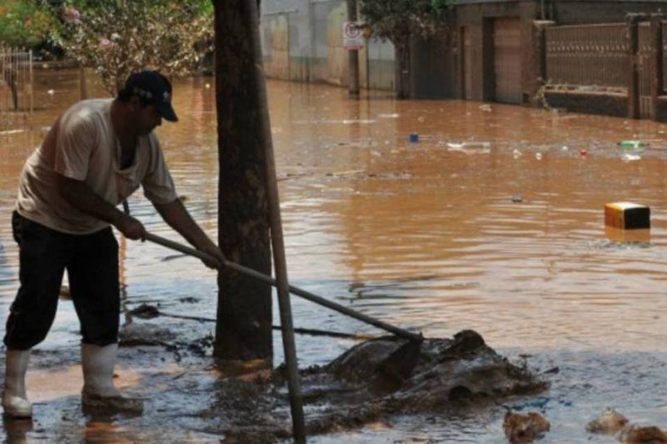 Sobe para nove número de mortes por pela chuva em MG