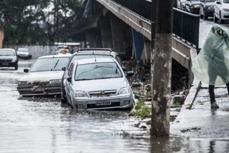
	Alagamento em S&atilde;o Paulo: o estudo identificou 422 pontos na cidade que sofreram ao menos quatro inunda&ccedil;&otilde;es anuais
 (Marcelo Camargo/ABr)
