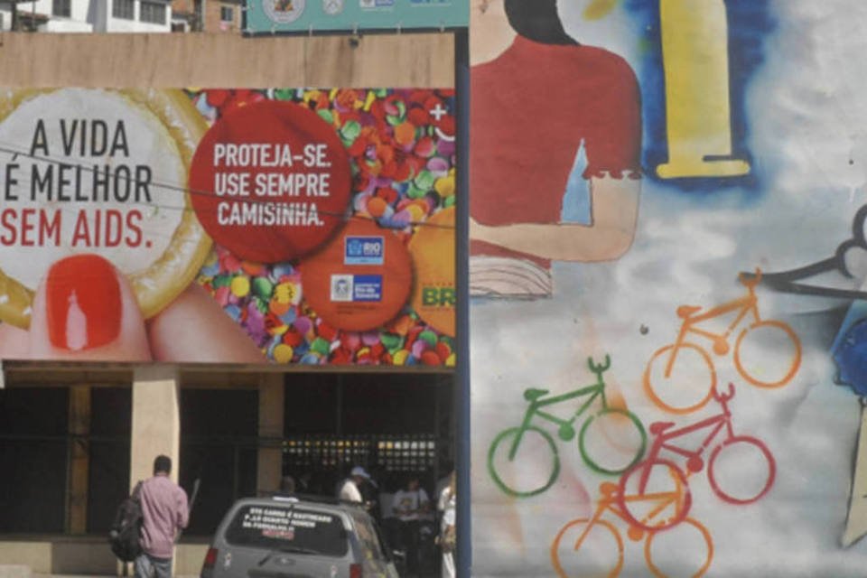 Brasileiro volta a negligenciar uso de preservativo