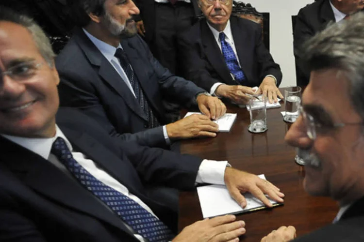 Senadores Romero Jucá, Renan Calheiros, Valdir Raupp e o presidente do Senado, José Sarney: a petição pede o compromisso dos senadores com a eleição de um presidente ficha limpa (José Cruz/Abr)