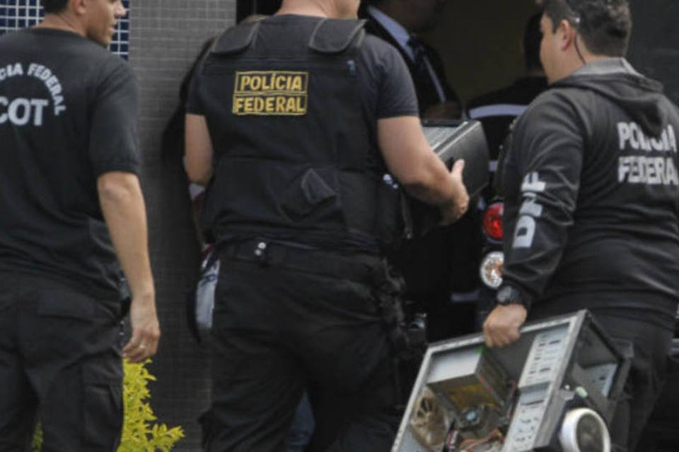 Policiais federais reforçam ameaça de parar durante a Copa