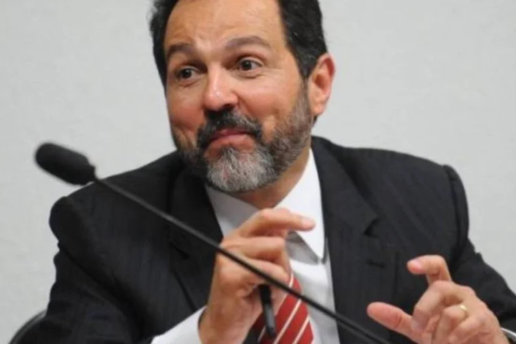 Os requerimentos serão votados um dia após Agnelo ir à CPI e assinar documento que consente a quebra de seus sigilos (Wilson Dias/Agência Brasil)