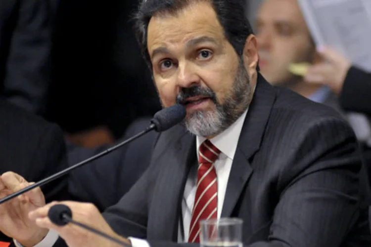 Agnelo: "a Delta tem apenas um contrato com o governo do Distrito Federal de coleta de lixo em duas áreas e esse contrato foi assinado no governo anterior, não no meu" (José Cruz/Agência Senado)