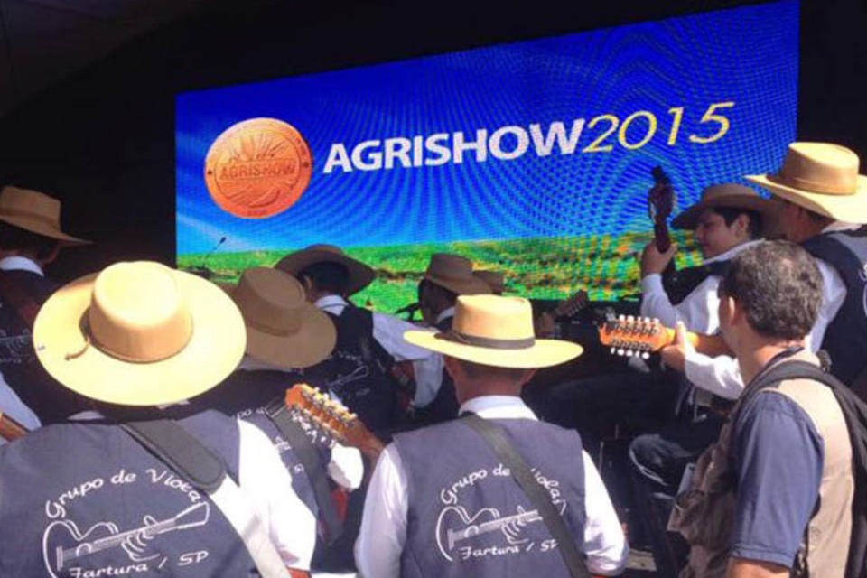 Grupo pede impeachment de Dilma na Agrishow