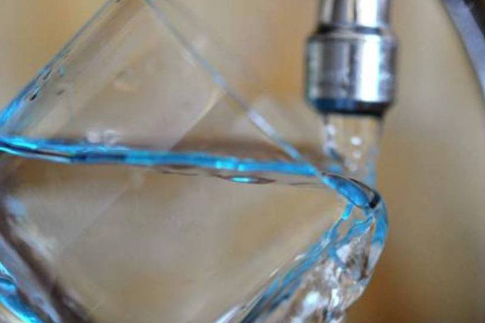 Sabesp reduz pressão da água fornecida durante madrugada
