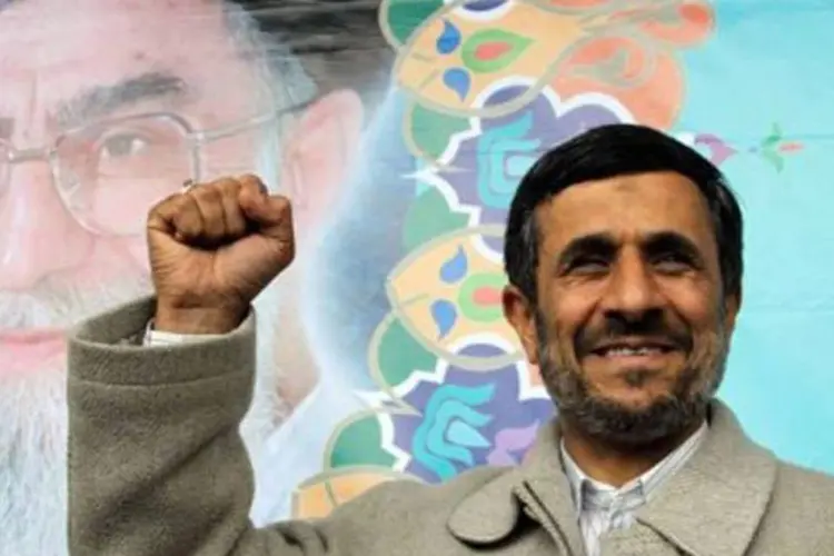 O regime do presidente iraniano Mahmoud Ahmadinejad apoia a nova liderança no Líbano (Atta Kenare/AFP)