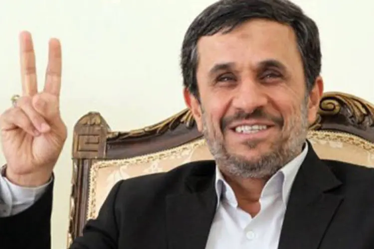 O presidente iraniano, Mahmud Ahmadinejad: todas as centrífugas foram fabricadas pelos engenheiros iranianos (Atta Kenare/AFP)