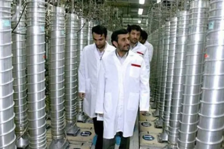 
	Mahmoud Ahmadinejad visita instala&ccedil;&otilde;es nucleares no Ir&atilde;: segundo UE, relat&oacute;rio agrava as d&uacute;vidas sobre o car&aacute;ter pac&iacute;fico do programa at&ocirc;mico iraniano
 (AFP)