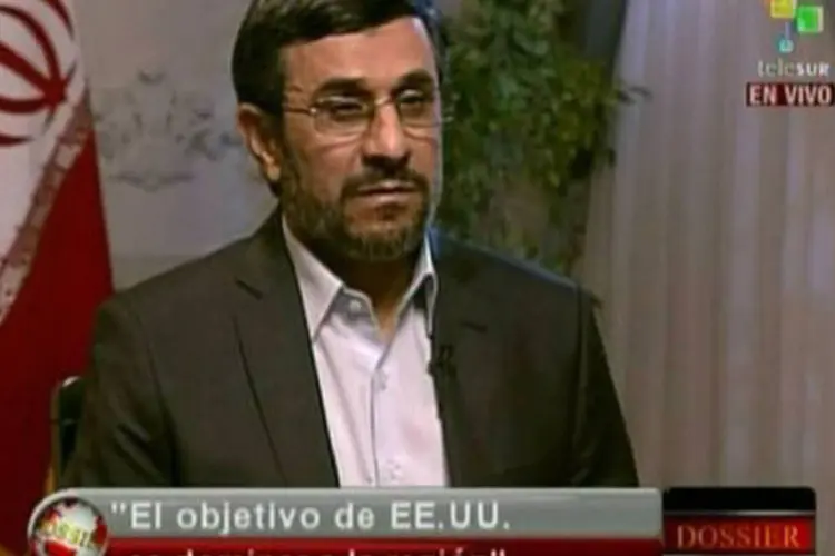 Entrevista concedida por Ahmadinejad ao canal Telesur: "não acredito que exista ninguém que tenha a coragem de ordenar um ataque militar"
 (AFP)