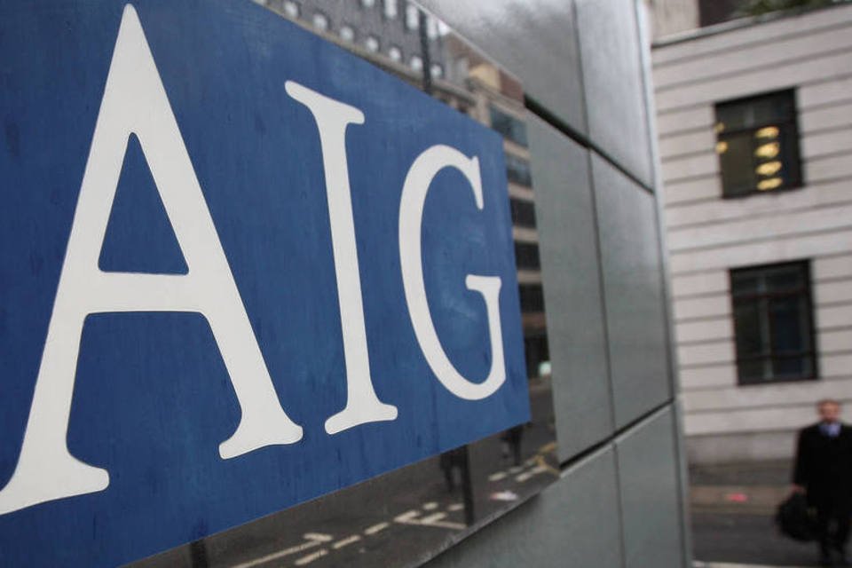 Lucro da AIG cai no 1º tri, mas supera expectativa