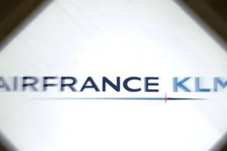 
	Air France-KLM: o novo CEO precisa n&atilde;o somente renovar hostilidades com grupos trabalhistas para realizar cortes de custos, como tamb&eacute;m fazer isso ganhando pouco para os padr&otilde;es do setor privado
 (Philipp Guelland/AFP)