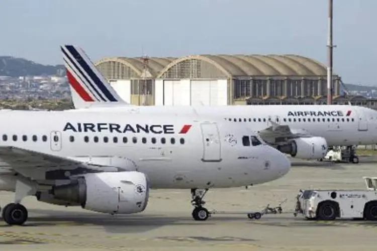 
	Air France: dois voos que sa&iacute;ram dos Estados Unidos com destino a Paris receberam ame&ccedil;as de bombas por telefone
 (Boris Horvat/AFP)