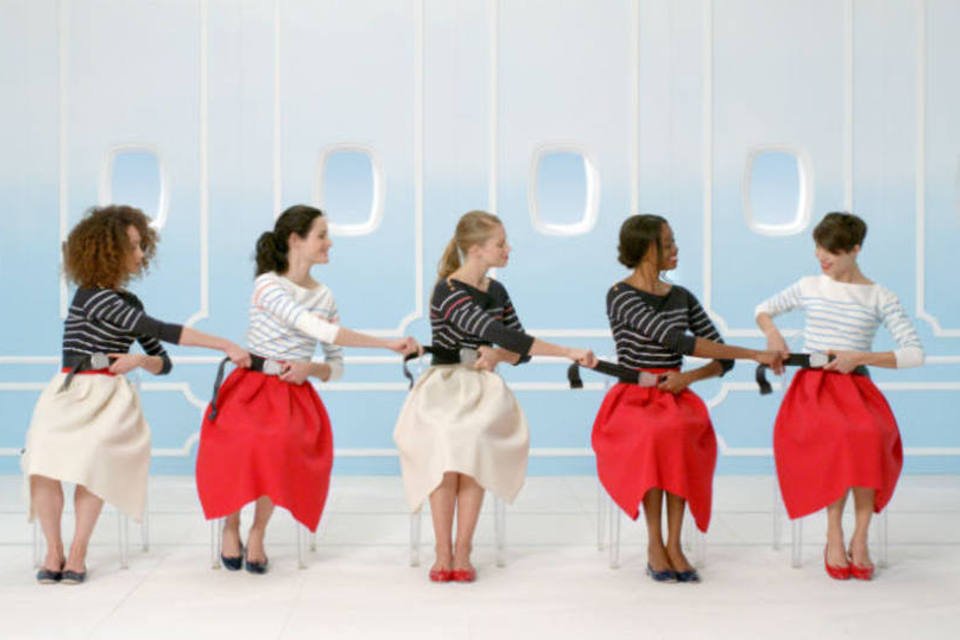 Air France faz novo vídeo de segurança 'fashion e moderno'