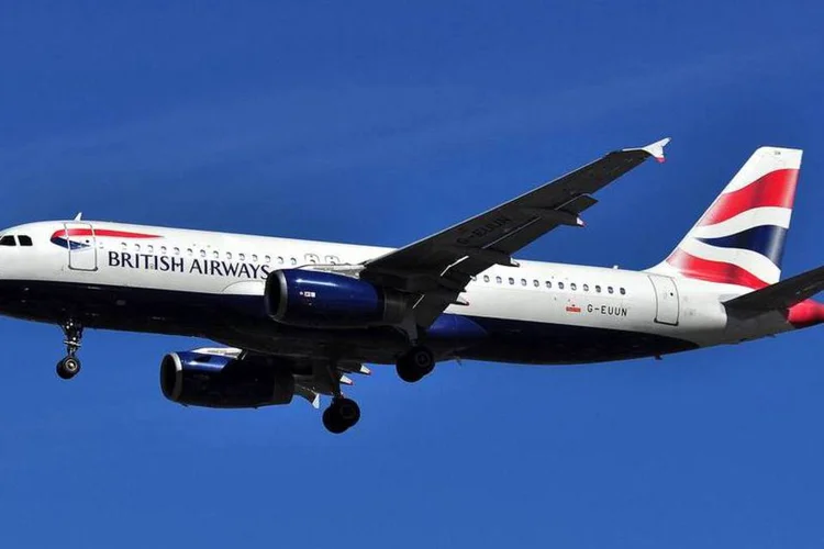 Colisão: drone teria ficado preso ao avião durante o voo, segundo o piloto (Divulgação/British Airways)