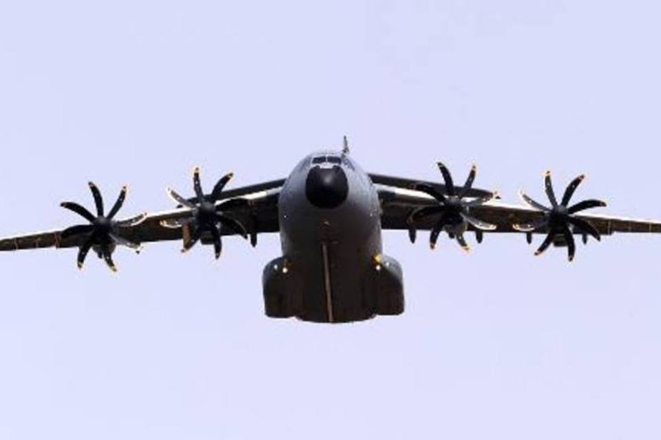 Airbus alerta clientes para problema em motores do A400M