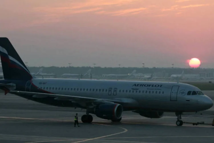 
	Avi&atilde;o Airbus A320: interesse em potencial da Etihad pode incluir o Airbus A320neo, uma vers&atilde;o que economiza combust&iacute;vel do melhor jato de m&eacute;dia dist&acirc;ncia da fabricante europeia
 (Tatyana Makeyeva/Reuters)