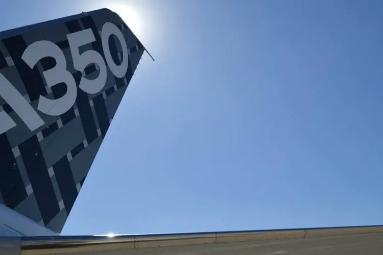 
	A350: tempo equivale a uma dist&acirc;ncia m&aacute;xima de desvio de 2.500 milhas na&uacute;ticas
 (Julia Carvalho/EXAME.com)