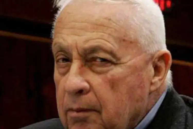 
	O ex-primeiro-ministro israelense Ariel Sharon: conservador Sharon, um dos mais famosos generais do pa&iacute;s, sofreu o derrame enquanto governava Israel
 (Gali Tibbon/AFP)