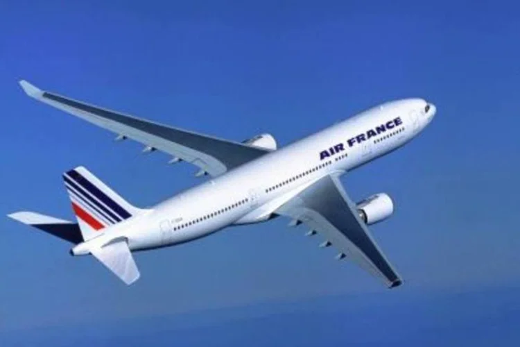 Boeing da Airfrance: agora, passageiros poderão ir por Paris e voltar por Amsterdã