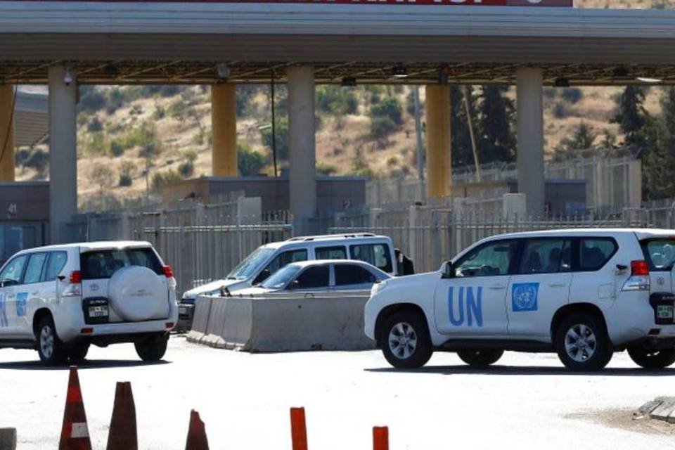 Alimentos presos na fronteira de Aleppo vencem segunda-feira