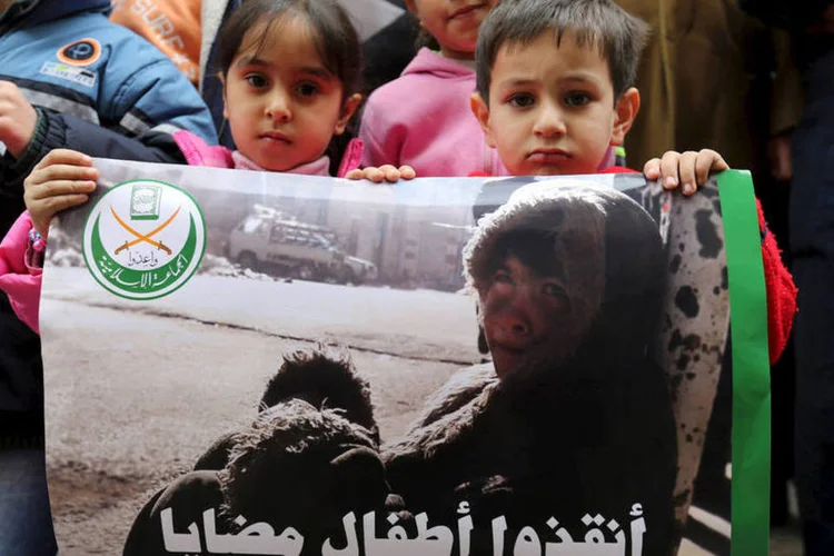 
	Madaya: &quot;Tomou-se a decis&atilde;o de realizar uma opera&ccedil;&atilde;o humanit&aacute;ria na S&iacute;ria por parte das For&ccedil;as Armadas da R&uacute;ssia&quot;
 (Aziz Taher / Reuters)