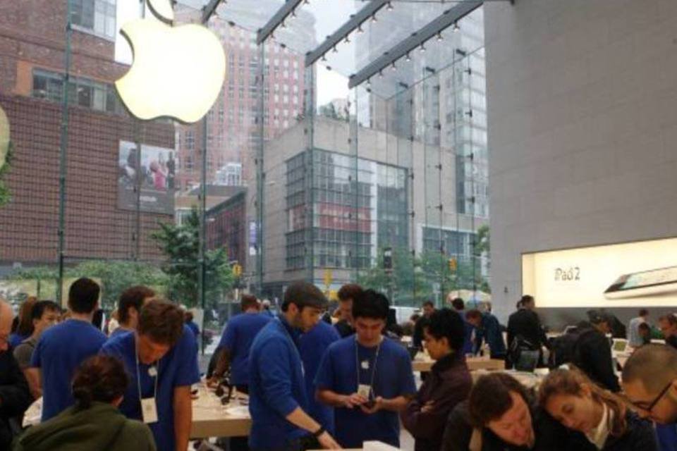 Apple supera brevemente Exxon como empresa mais valiosa do mundo