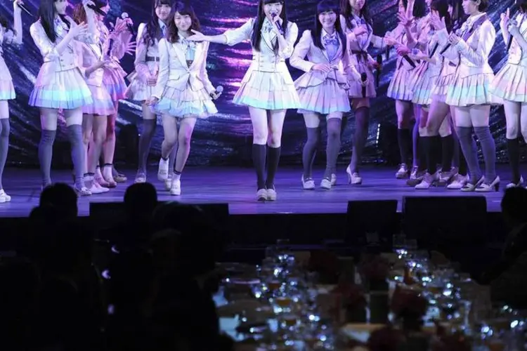 Grupo pop japonês AKB48: homem as atacou com uma ferramenta, de cerca de 50 centímetros (Toshifumi Kitamura/Reuters)