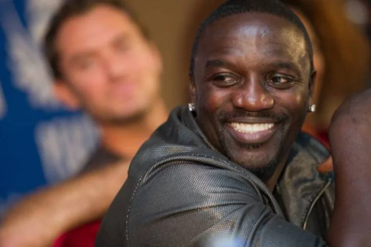 
	O cantor americano-senegal&ecirc;s Akon
 (PHIL MOORE/AFP/Getty Images)