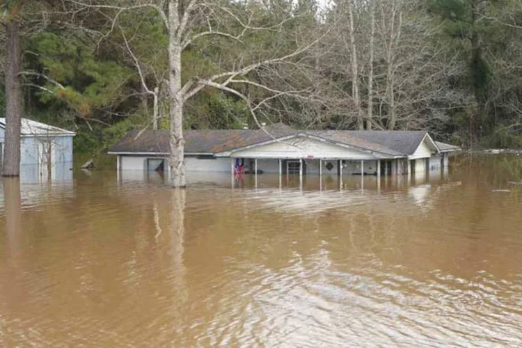 
	Enchentes no Alabama, Estados Unidos
 (REUTERS)