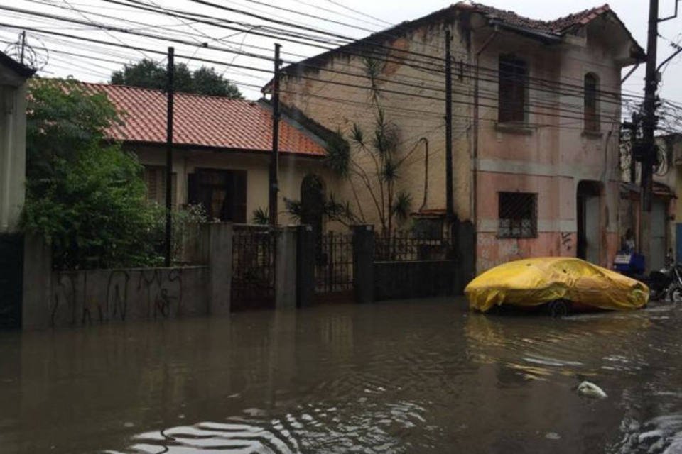 Sobe para 20 o número de mortes causadas pela chuva em SP