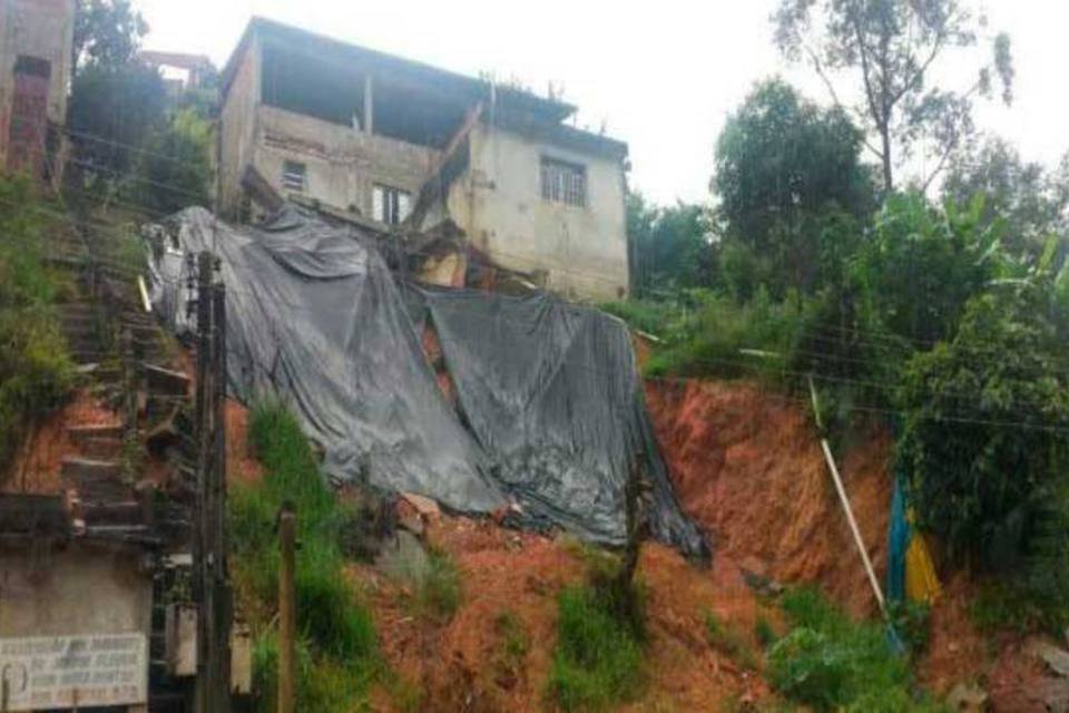 Chuvas deixam ao menos 15 mortos e 13 feridos na Grande SP