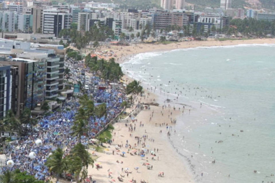 Torre de moinho desaba em Maceió