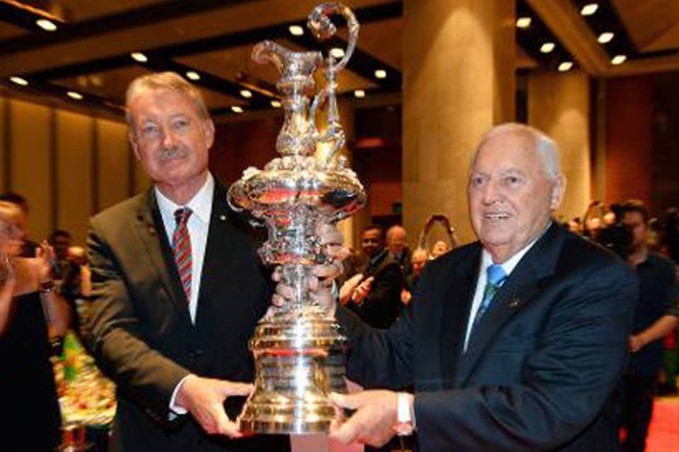 Morre magnata Alan Bond, vencedor da America's Cup de 1983