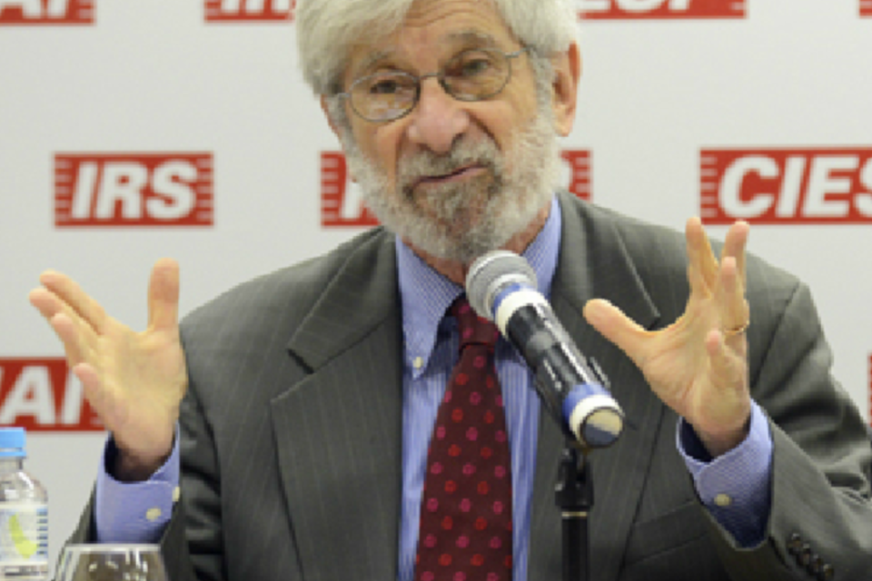 Viu a receita de Albert Fishlow para o Brasil crescer?