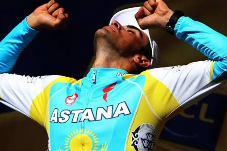 Alberto Contador comemora sua vitória na Volta da França: ele vai perder o título (Bryn Lennon/Getty Images)