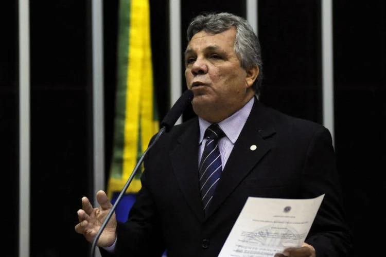 Deputado Alberto Fraga (DEM-DF): Fraga afirmou que a proposta conta com o apoio da Bancada da Bala, que é a maior do Congresso  (Lucio Bernardo Jr./Câmara dos Deputados)