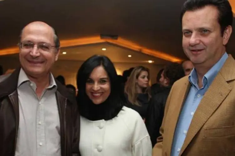 O prefeito de São Paulo, Gilberto Kassab (à direita), ao lado do governador paulista Geraldo Alckmin, e a primeira-dama do Estado, Lu Alckmin (Thiago Bernardes/Contigo)