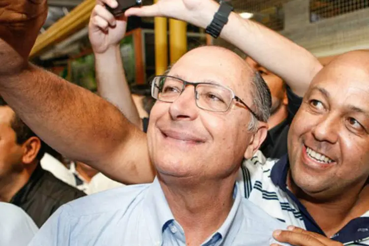 
	O governador de S&atilde;o Paulo e candidato &agrave; reelei&ccedil;&atilde;o, Geraldo Alckmin (PSDB), ganharia no 1&ordm; turno, aponta pesquisa
 (Divulgação/Facebook/Geraldo Alckmin)