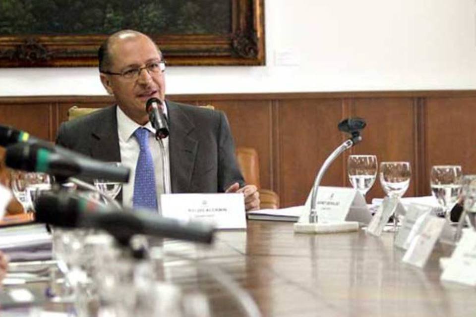 Procuradoria aciona Alckmin e Aloysio por doação ilegal