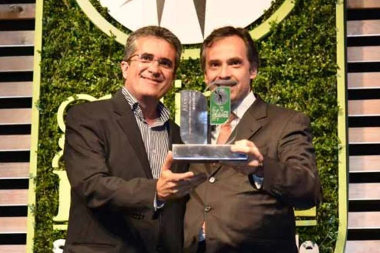 
	Jo&atilde;o Batistas Menezes, diretor de sustentabilidade da Alcoa, e Aquilino Paolucci, diretor financeiro empresa: o executivo est&aacute; na Alcoa&nbsp;desde 2004
 (Flávio Santana/Biofoto)